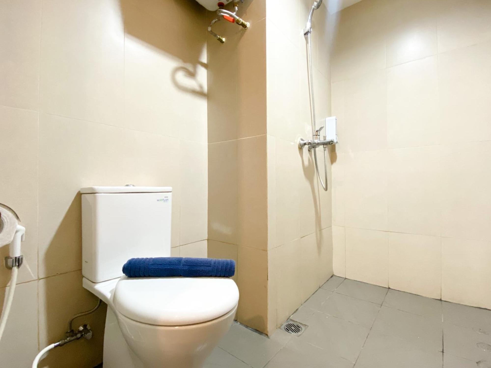 Homey No Kitchen At Gateway Park Lrt By Travelio Apartemen *